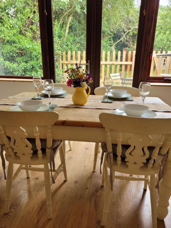 Entire 2 Bed Coach House In Peaceful Norfolk Village Pulham Exterior foto